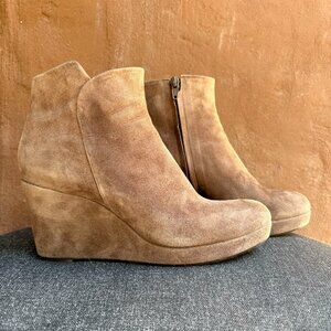Gorgeous Coclico Taupe Suede Platform Ankle Booties